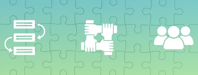 links Text Icons mit Pfeilen verbunden, mittig vier Hände sich festhaltend, rechts Avatar Icon mit drei Silhouetten